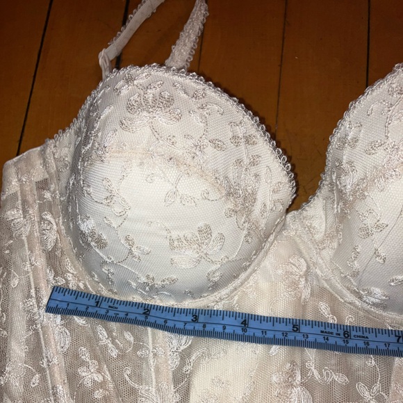 Beautiful lace corset top - Picture 5 of 9